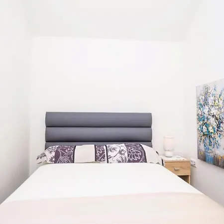 Comfortable With Terrace - Two Bedroom With Terrace Apartment *