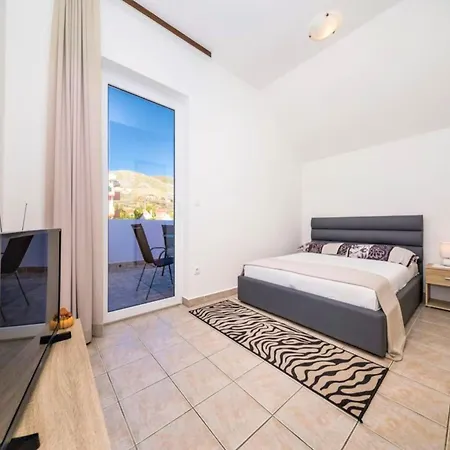 Comfortable With Terrace - Two Bedroom With Terrace * Trogir