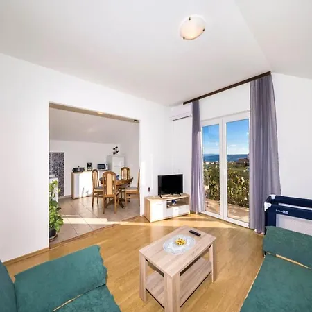 Apartament Comfortable With Terrace - Two Bedroom With Terrace